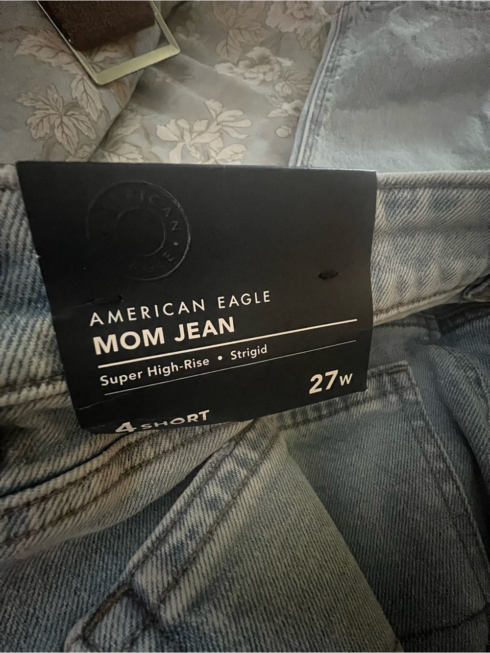 American Eagle Outfitters Mom Jean - Light Blue Wash